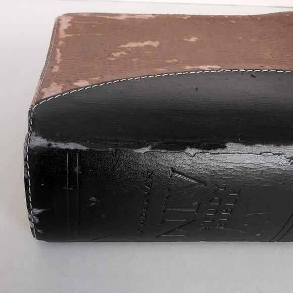 NIV Study Bible Zondervan Italian Duo Tone Black Brown - Picture 13 of 16